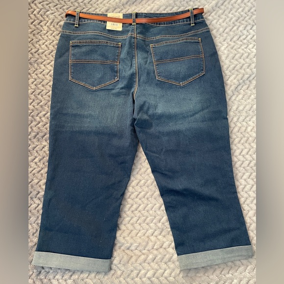 Classic Indigo Cropped Jeans - Picture 2 of 7